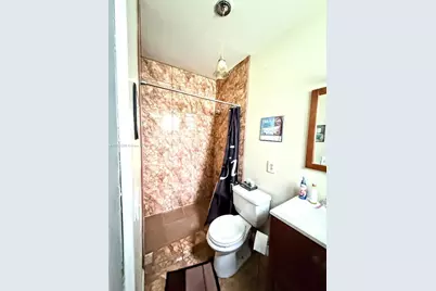 1041 NW 150th St, Miami, FL 33168 - Photo 15