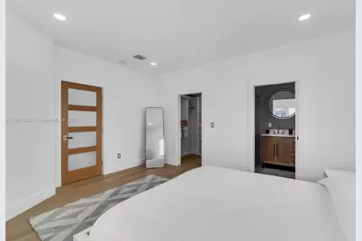 2043 SW 7th St, Miami, FL 33135 - Photo 13