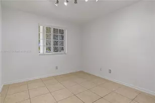 330 SW 2nd Ave, Hallandale Beach, FL 33009 - Photo 23