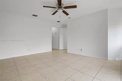330 SW 2nd Ave #3, Hallandale Beach, FL 33009 - Photo 19