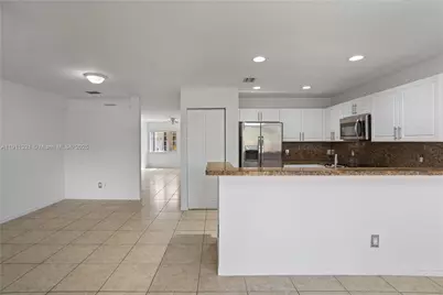 330 SW 2nd Ave #3, Hallandale Beach, FL 33009 - Photo 9