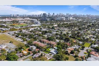 330 SW 2nd Ave #3, Hallandale Beach, FL 33009 - Photo 35