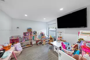 449 Holiday Dr, Hallandale Beach, FL 33009 - Photo 57