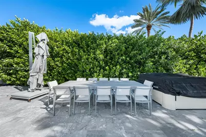 449 Holiday Dr, Hallandale Beach, FL 33009 - Photo 9
