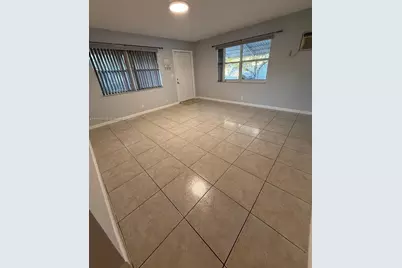 620 SW 7th Ave #2, Hallandale Beach, FL 33009 - Photo 5