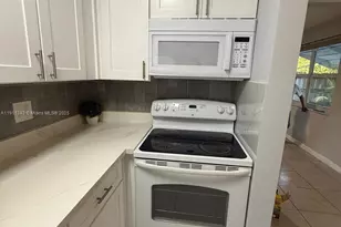 620 SW 7th Ave, Hallandale Beach, FL 33009 - Photo 9