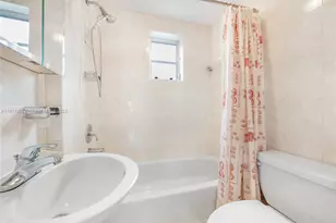 682 W 37th St, Hialeah, FL 33012 - Photo 9