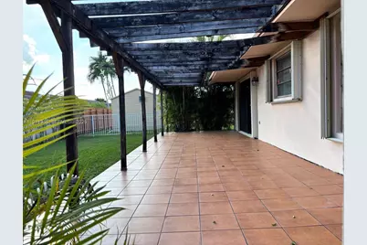 9730 SW 5th St, Miami, FL 33174 - Photo 7