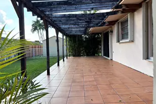 9730 SW 5th St, Miami, FL 33174 - Photo 7