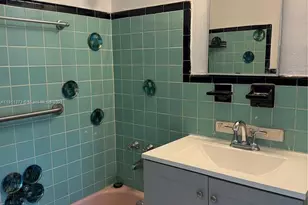 6484 Indian Creek Dr, Miami Beach, FL 33141 - Photo 15