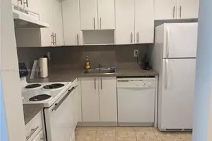 1605 Meridian Ave, Miami Beach, FL 33139 - Photo 11