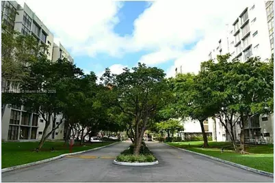 17021 N Bay Rd #508, Sunny Isles Beach, FL 33160 - Photo 3