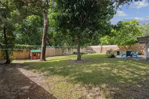 630 NE 175th St, Miami, FL 33162 - Photo 27