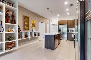 8301 NW 41st St, Doral, FL 33166 - Photo 9