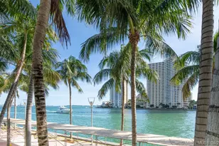 325 S Biscayne Blvd, Miami, FL 33131 - Photo 35