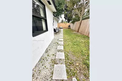 1464 NE 28th St, Pompano Beach, FL 33064 - Photo 43