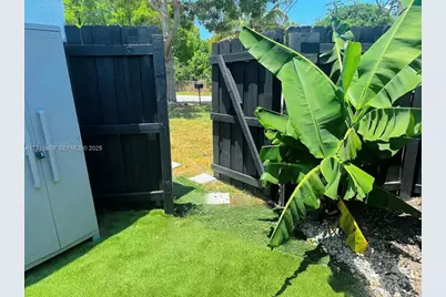 1464 NE 28th St, Pompano Beach, FL 33064 - Photo 25