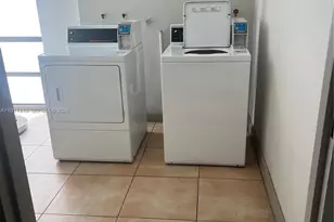 1825 W 44th Pl, Hialeah, FL 33012 - Photo 5