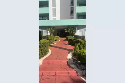 1825 W 44th Pl #309, Hialeah, FL 33012 - Photo 11