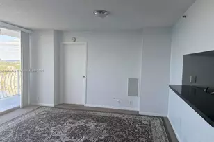 7601 E Treasure Dr, North Bay Village, FL 33141 - Photo 5