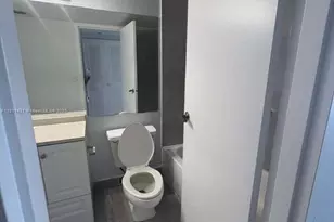 7601 E Treasure Dr, North Bay Village, FL 33141 - Photo 27