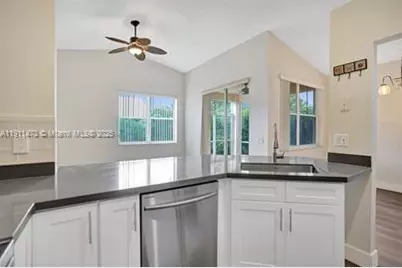 955 Savannah Falls Dr, Weston, FL 33327 - Photo 55