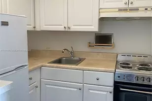 7904 West Dr, North Bay Village, FL 33141 - Photo 17