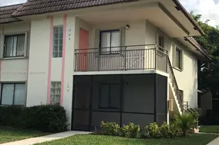 415 Lakeview Dr, Weston, FL 33326 - Photo 3