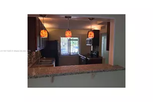 415 Lakeview Dr, Weston, FL 33326 - Photo 7