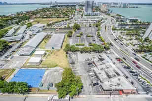 7601 E Treasure Dr, North Bay Village, FL 33141 - Photo 33