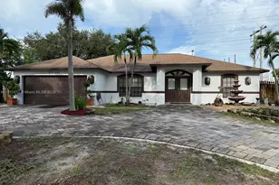 27120 Pinecrest Ln, Bonita Springs, FL 34135 - Photo 1