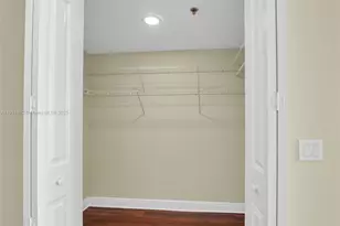 2681 N Flamingo Rd, Sunrise, FL 33323 - Photo 31