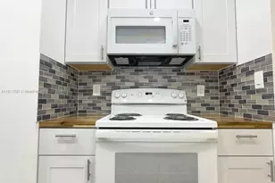 1201 Lake Victoria Dr, West Palm Beach, FL 33411 - Photo 9