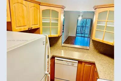 1021 Mockingbird Ln #215, Plantation, FL 33324 - Photo 21