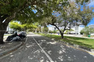 2430 NE 135th St, North Miami, FL 33181 - Photo 3