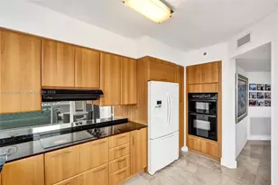 19111 Collins Ave, Sunny Isles Beach, FL 33160 - Photo 25