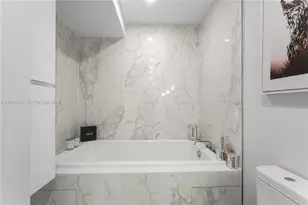 5001 Collins Ave, Miami Beach, FL 33140 - Photo 27