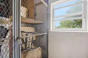 1035 Country Club Dr, Margate, FL 33063 - Photo 5