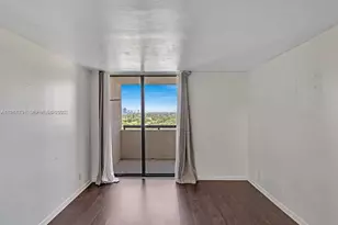 2555 Collins Ave, Miami Beach, FL 33140 - Photo 21