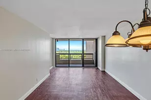 2555 Collins Ave, Miami Beach, FL 33140 - Photo 15