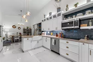 12743 SW 220th St, Miami, FL 33170 - Photo 11