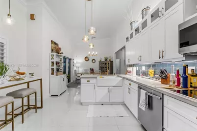 12743 SW 220th St, Miami, FL 33170 - Photo 11