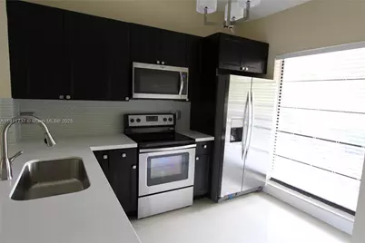 2720 S Oakland Forest Dr #1208, Oakland Park, FL 33309 - Photo 9