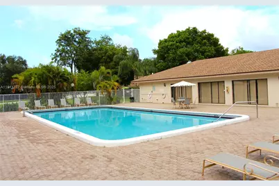 2720 S Oakland Forest Dr #1208, Oakland Park, FL 33309 - Photo 27