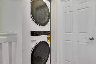 10547 W 34th Ct, Hialeah, FL 33018 - Photo 37