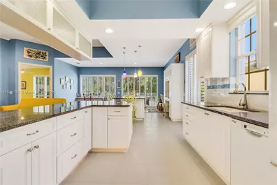 4909 Grassleaf Dr, Palm Beach Gardens, FL 33418 - Photo 11