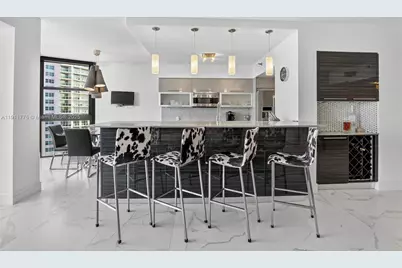 20281 E Country Club Dr #1704, Aventura, FL 33180 - Photo 11