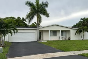 10563 NW 4th St, Plantation, FL 33324 - Photo 1