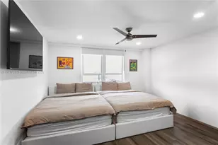 5001 Collins Ave, Miami Beach, FL 33140 - Photo 9