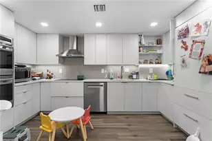 5001 Collins Ave, Miami Beach, FL 33140 - Photo 7